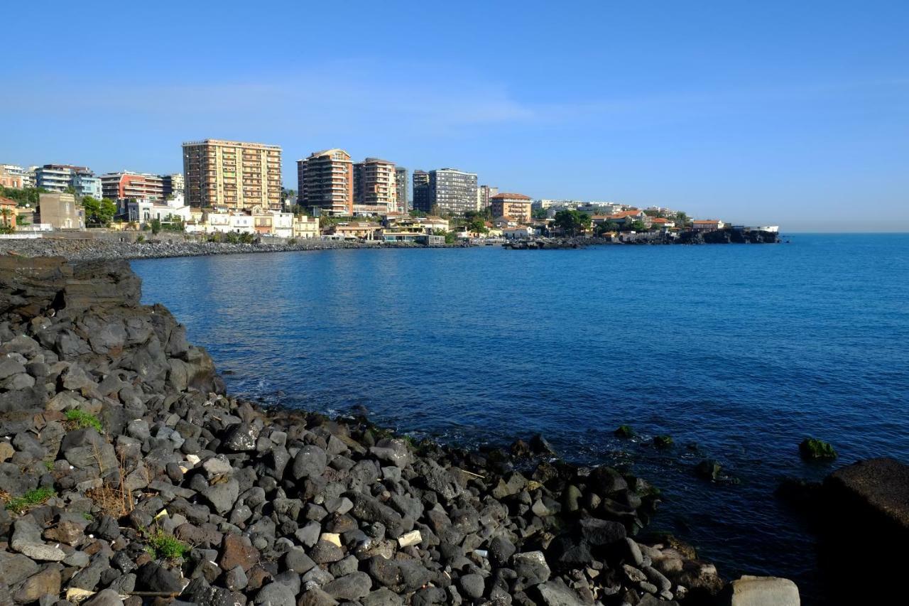 Domoikos Aeroporto di Catania Fontana Rossa